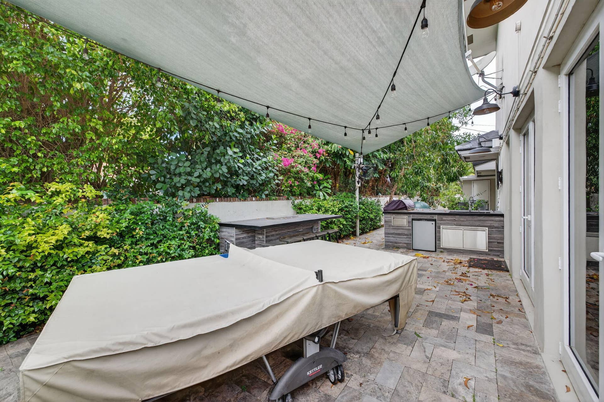 Huge Covered Outdoor Oasis