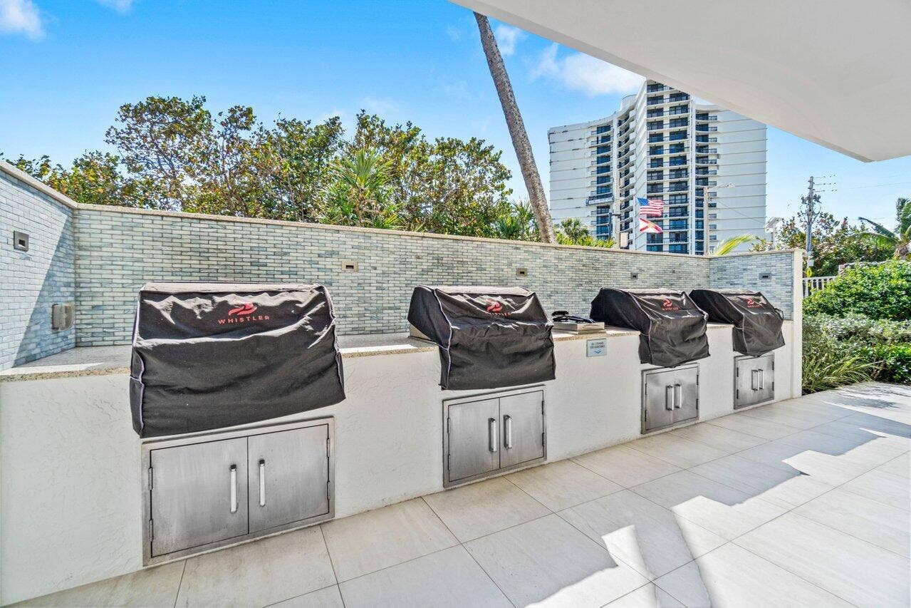 4740 S Ocean Boulevard, #903, Highland Beach, FL 33487 BEACH BBQ AREA