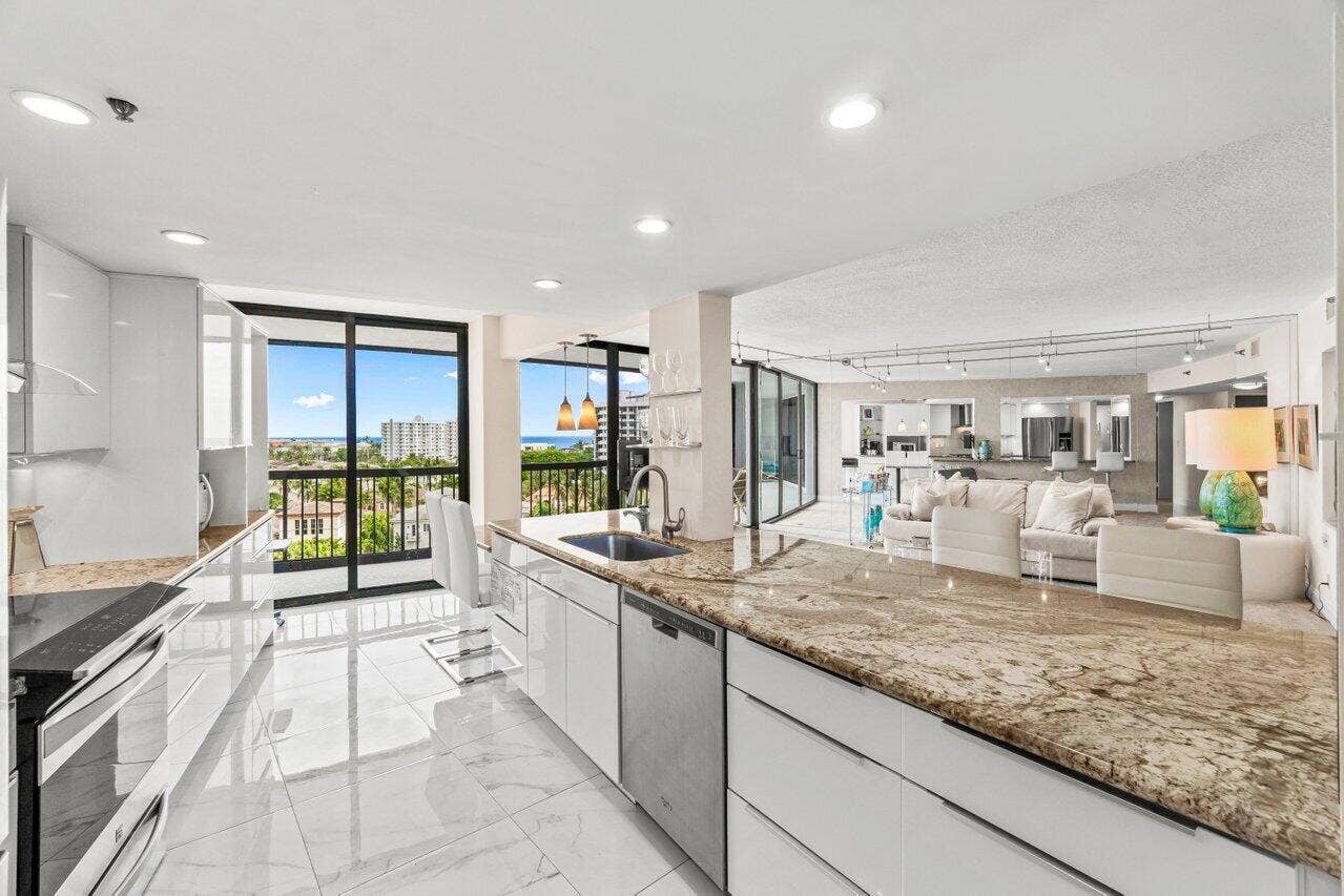 4740 S Ocean Boulevard, #903, Highland Beach, FL 33487 OPEN KITCHEN CONCEPT