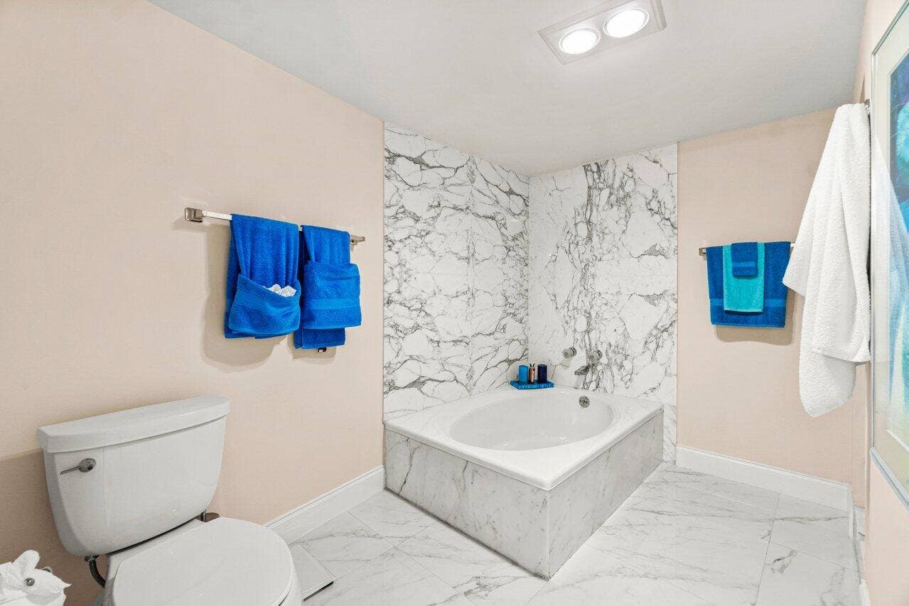 4740 S Ocean Boulevard, #903, Highland Beach, FL 33487 PRIMARY BATHROOM