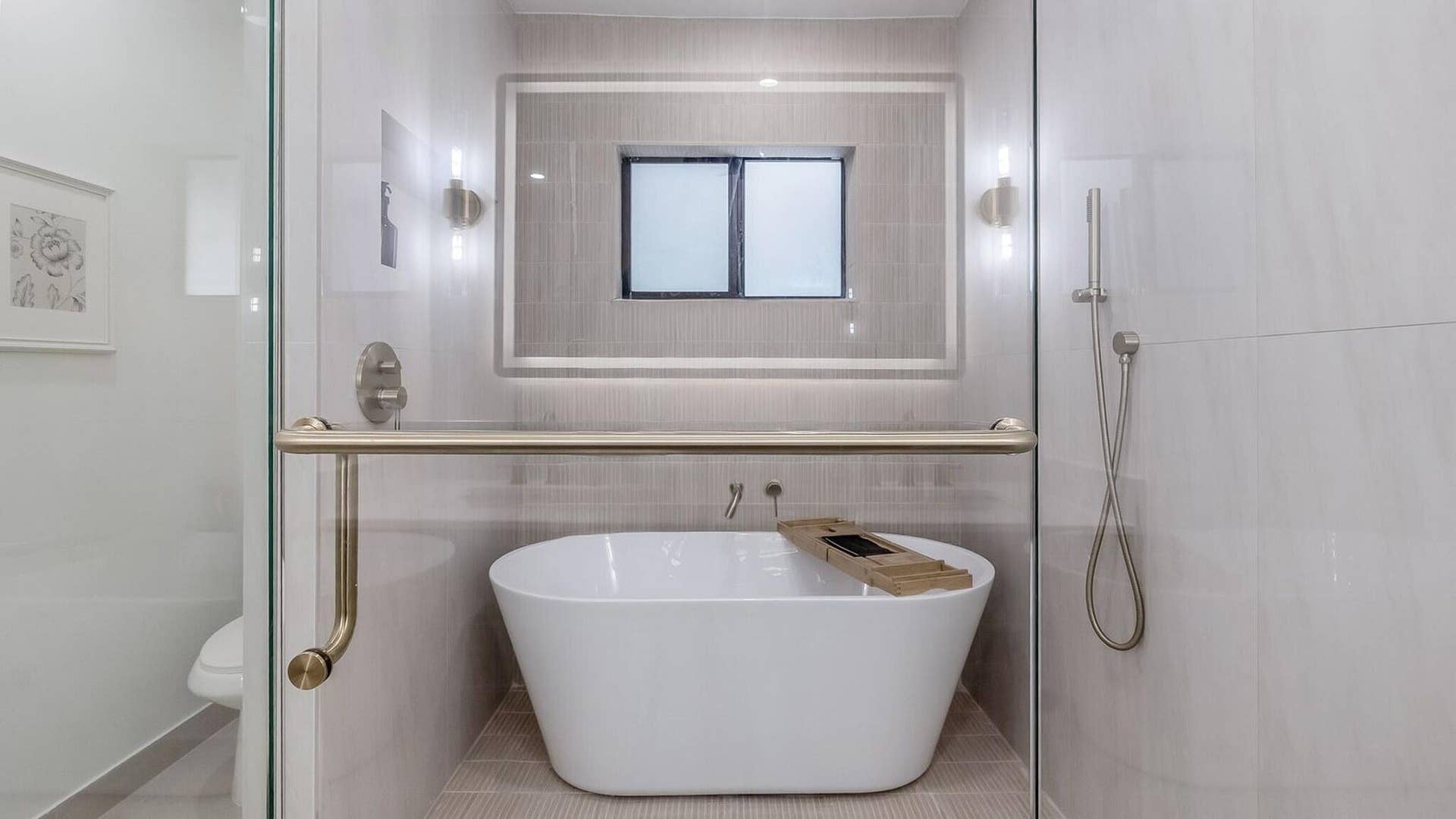 bath_2048