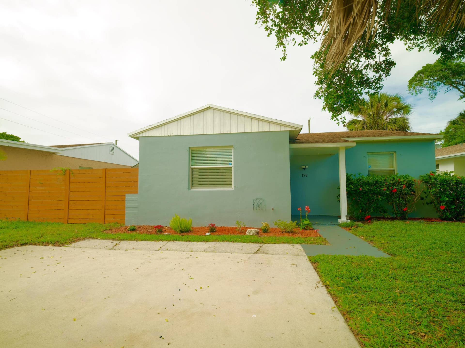 158 W 25th Street, Riviera Beach, FL 33404 43 - 1
