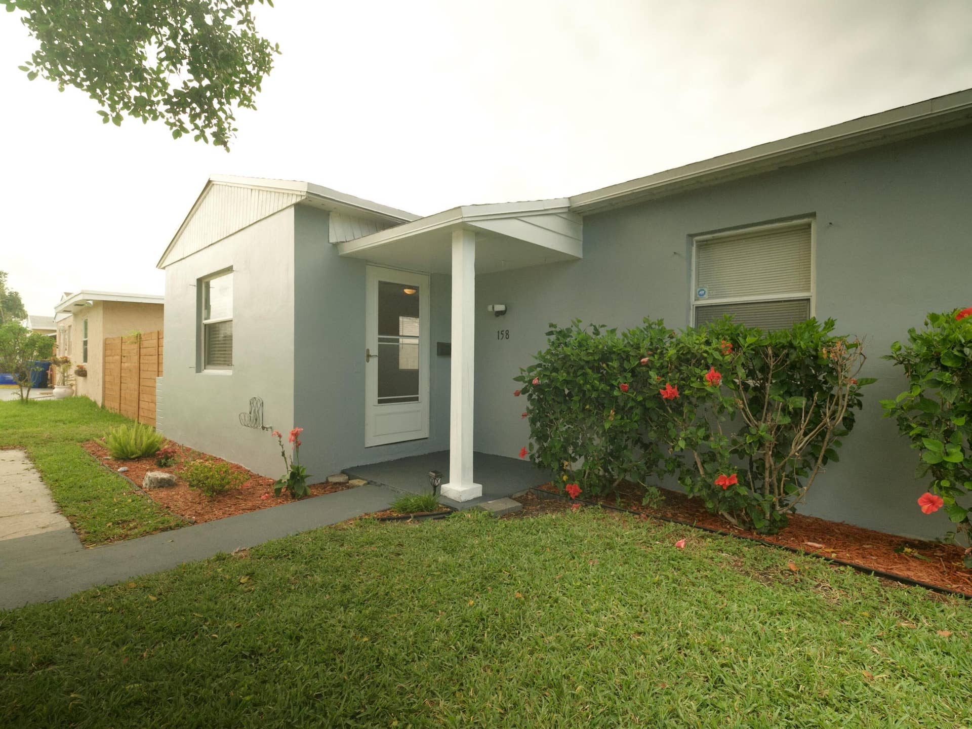 158 W 25th Street, Riviera Beach, FL 33404 43 - 22