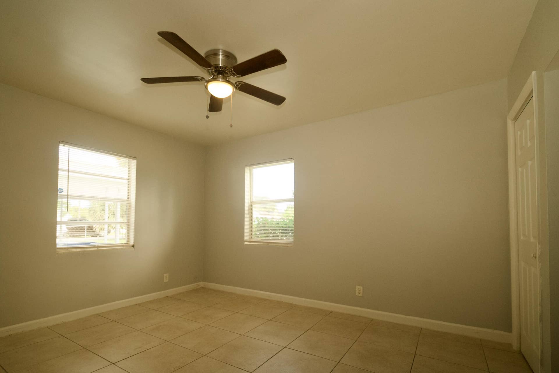 158 W 25th Street, Riviera Beach, FL 33404 DSC00319