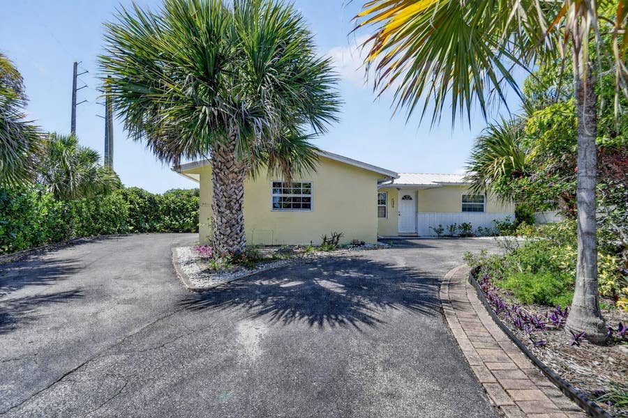 Property photo for 1006 SW 28th Avenue, Boynton Beach, FL