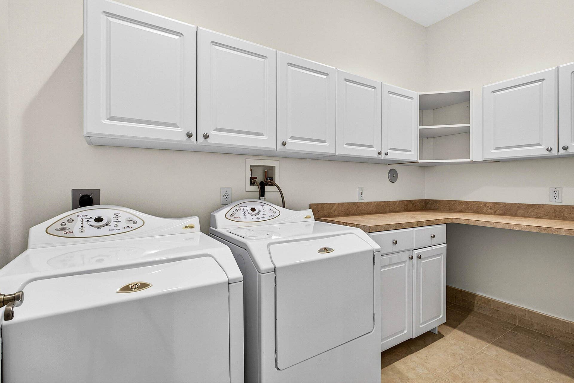 6071 NW 69th Way, Parkland, FL 33067 2nd floor laundry