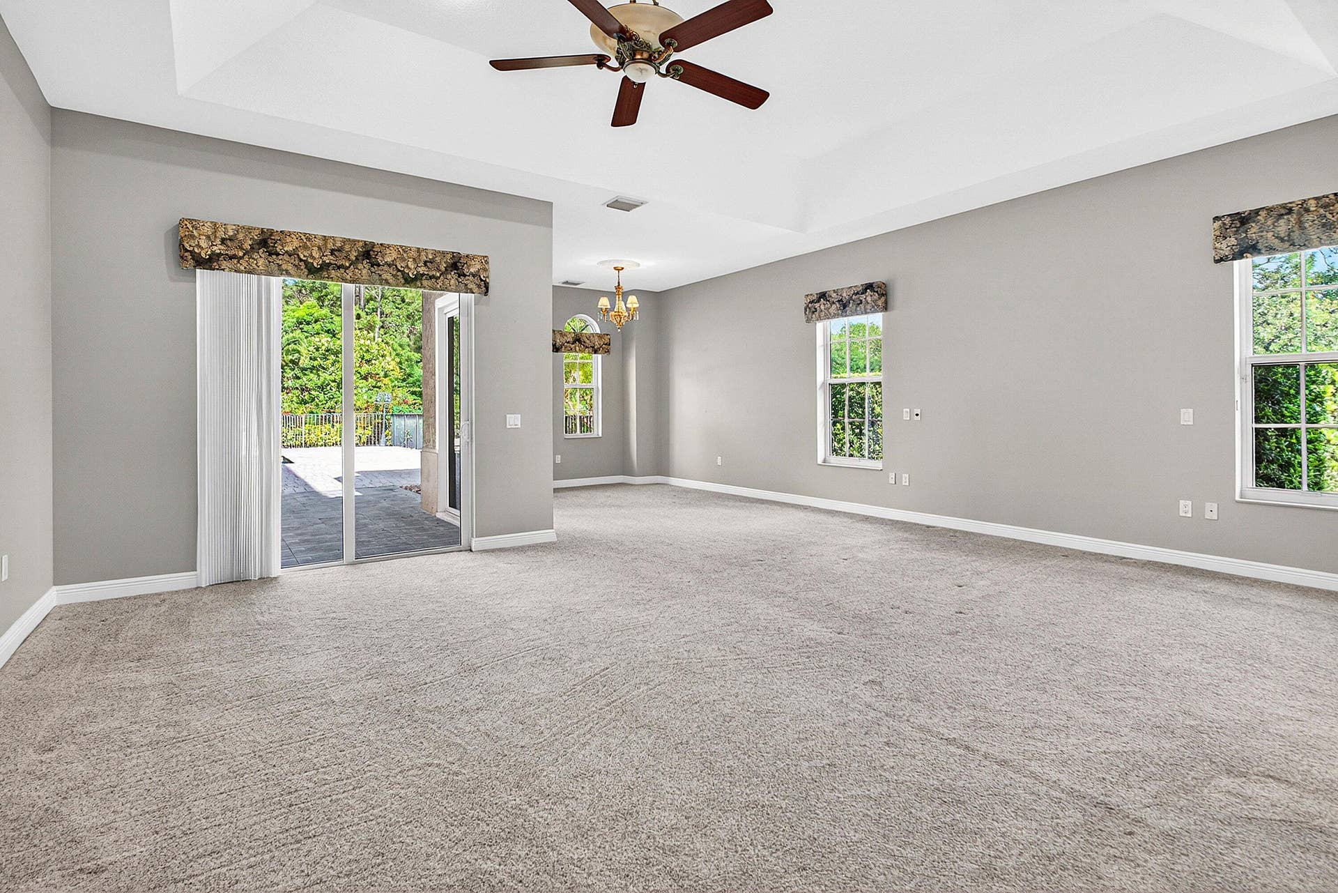 6071 NW 69th Way, Parkland, FL 33067 Master suite with sinning area
