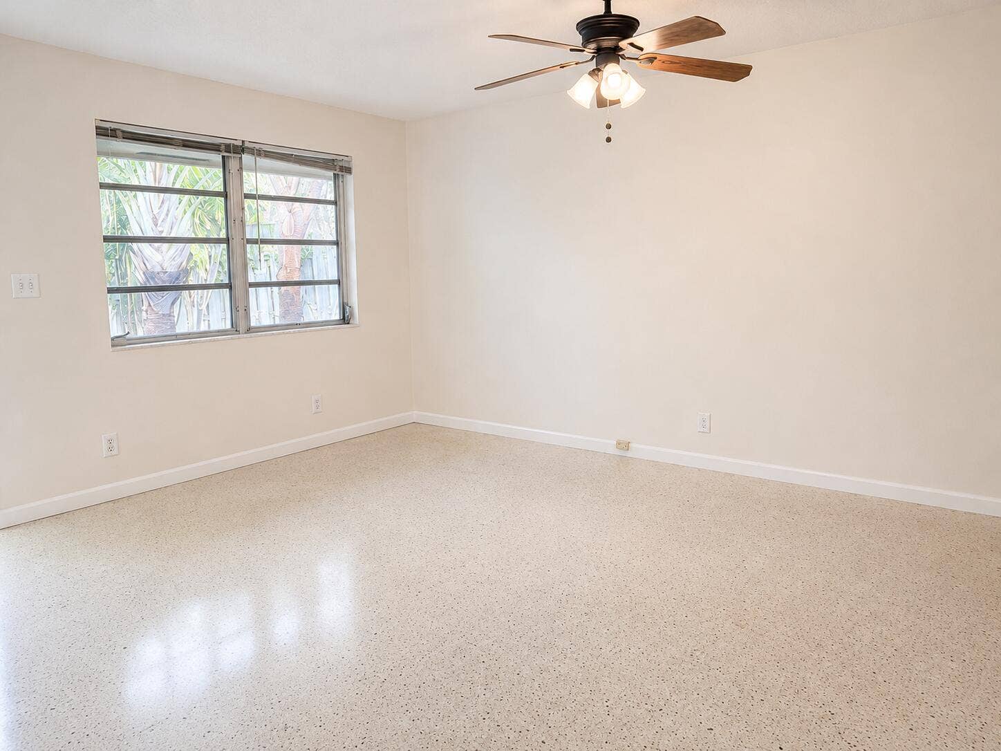 1417 NE 24th Court, Wilton Manors, FL 33305 Front unit living room