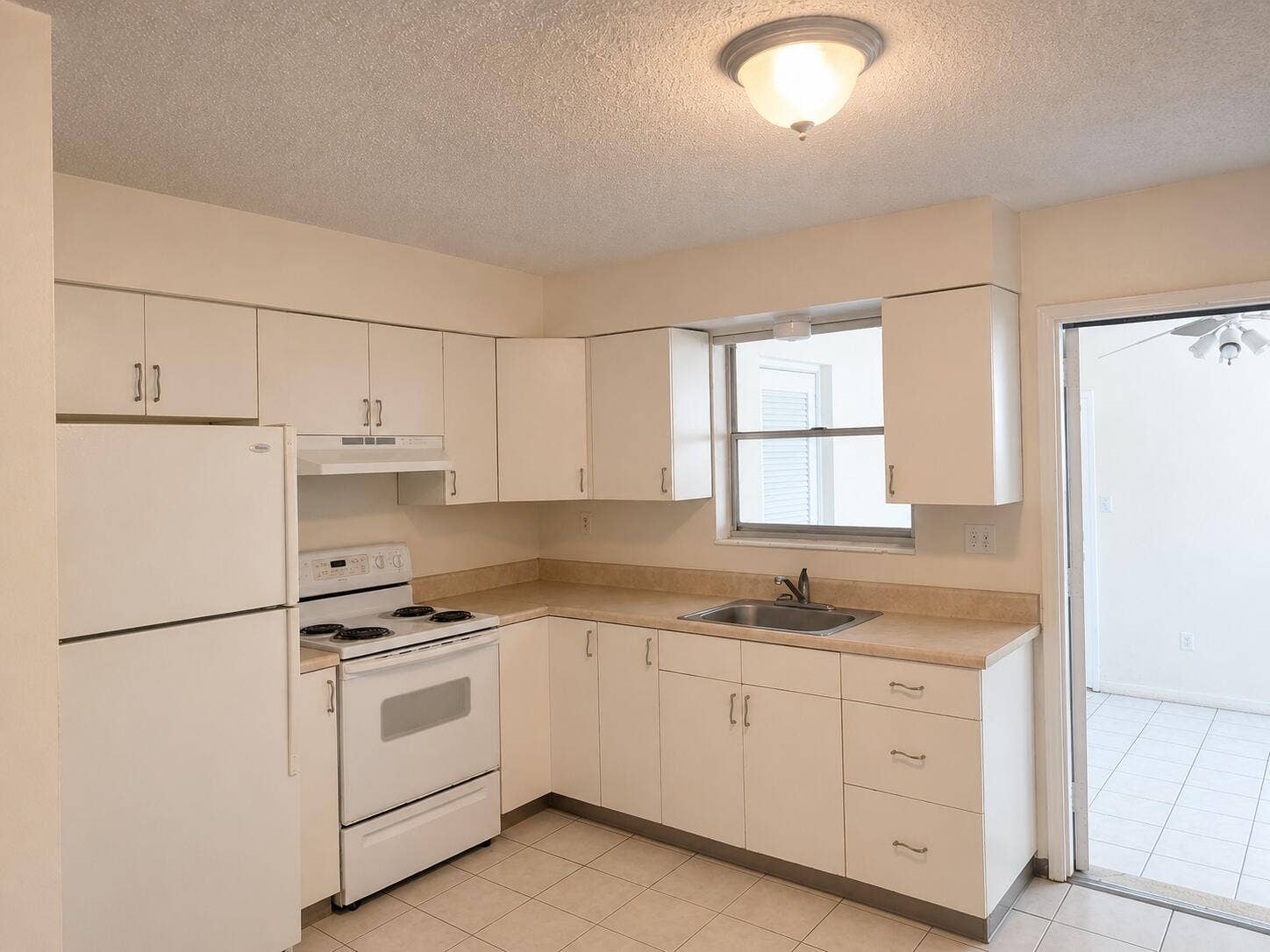 1417 NE 24th Court, Wilton Manors, FL 33305 Front unit Kitchen