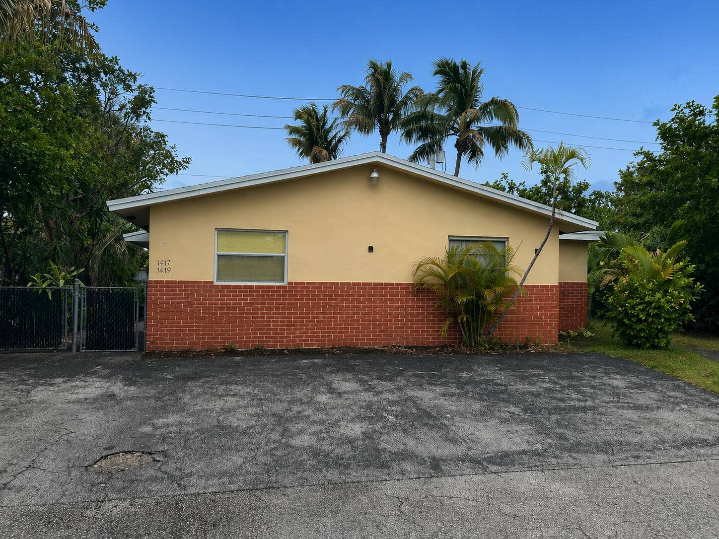 1417 NE 24th Court, Wilton Manors, FL 33305 Front