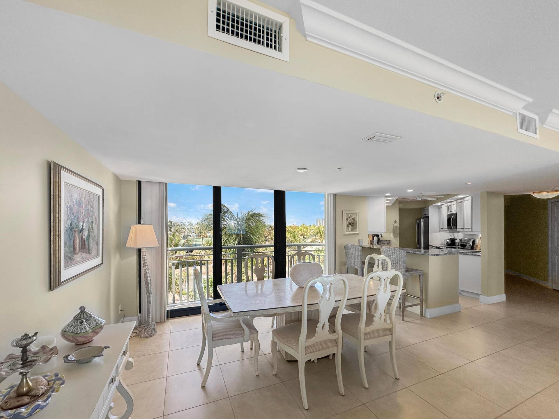 3000 N Ocean Drive, #4 F, Singer Island, FL 33404 Dining Area