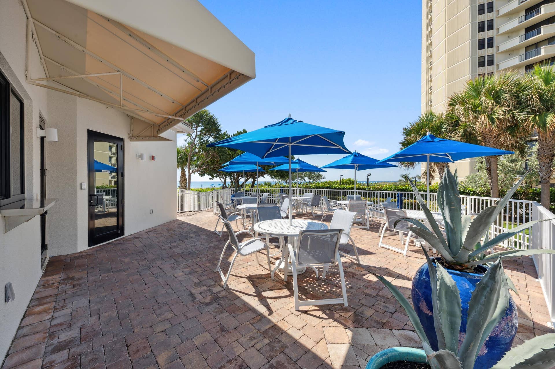 3000 N Ocean Drive, #4 F, Singer Island, FL 33404 16. Gazebo Outdoor Seating