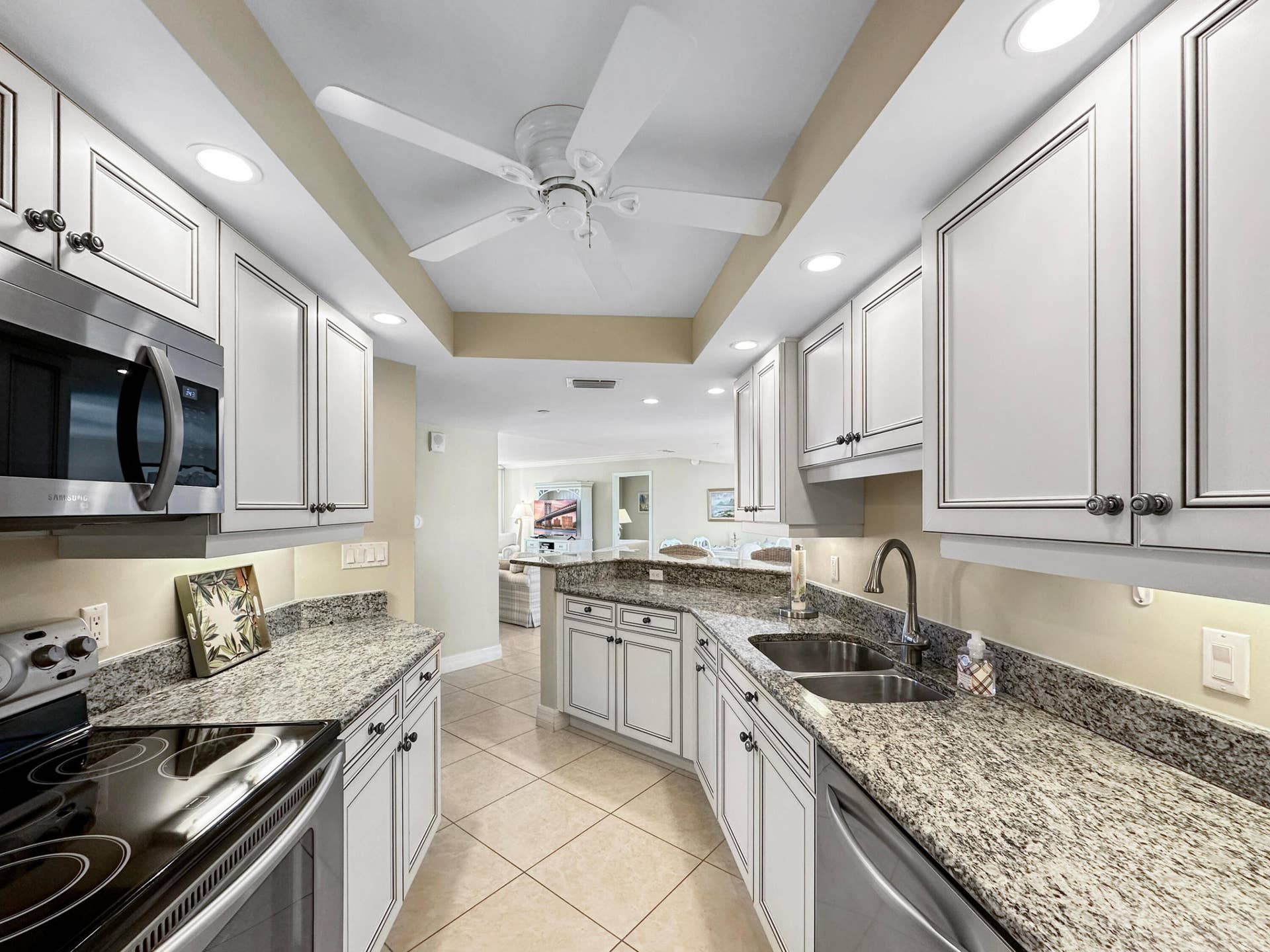 3000 N Ocean Drive, #4 F, Singer Island, FL 33404 Kitchen