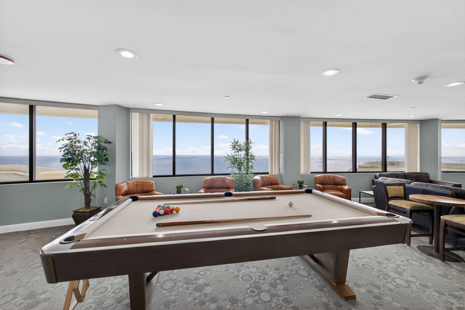 3000 N Ocean Drive, #4 F, Singer Island, FL 33404 Boardroom Lounge