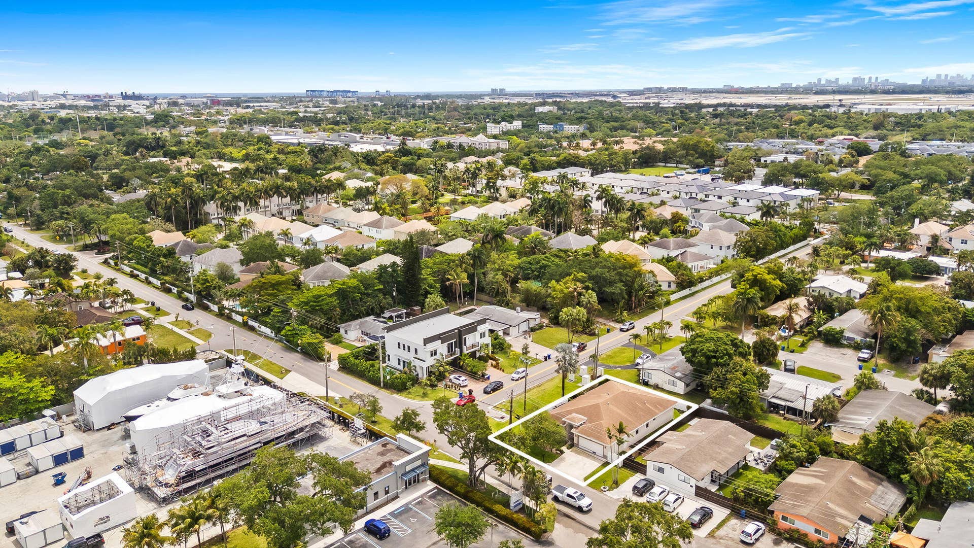 1500 SW 20th Street, Fort Lauderdale, FL 33315 4-web-or-mls-DJI_20260417124540_0982_D