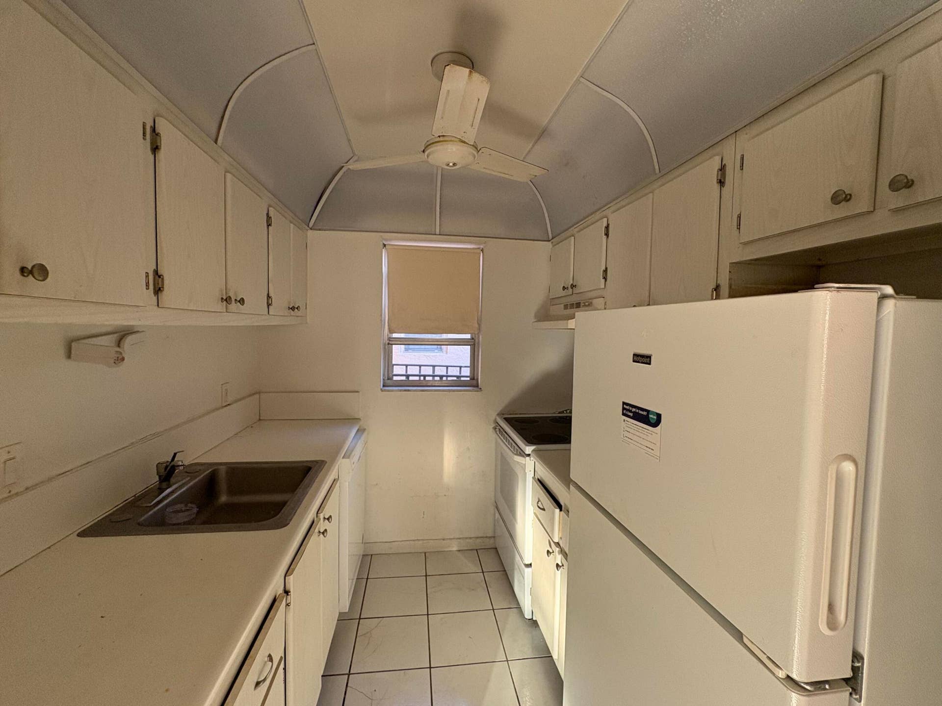 650 SW 2nd Avenue, #2460, Boca Raton, FL 33432 Kitchen