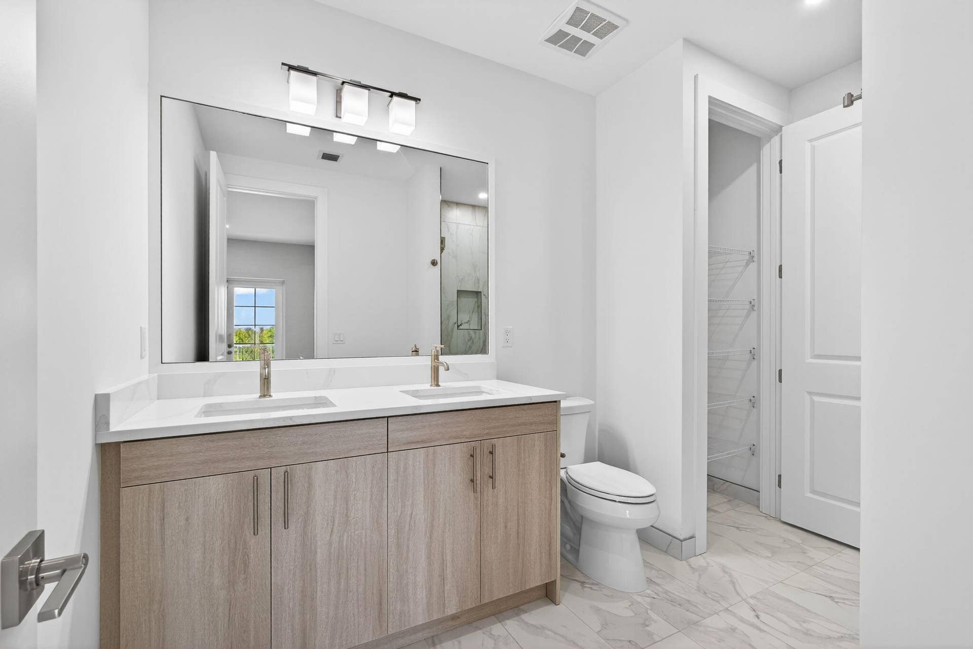 125 Water Pointe Place, #26, Jupiter, FL 33477 Dual Sinks Vanity