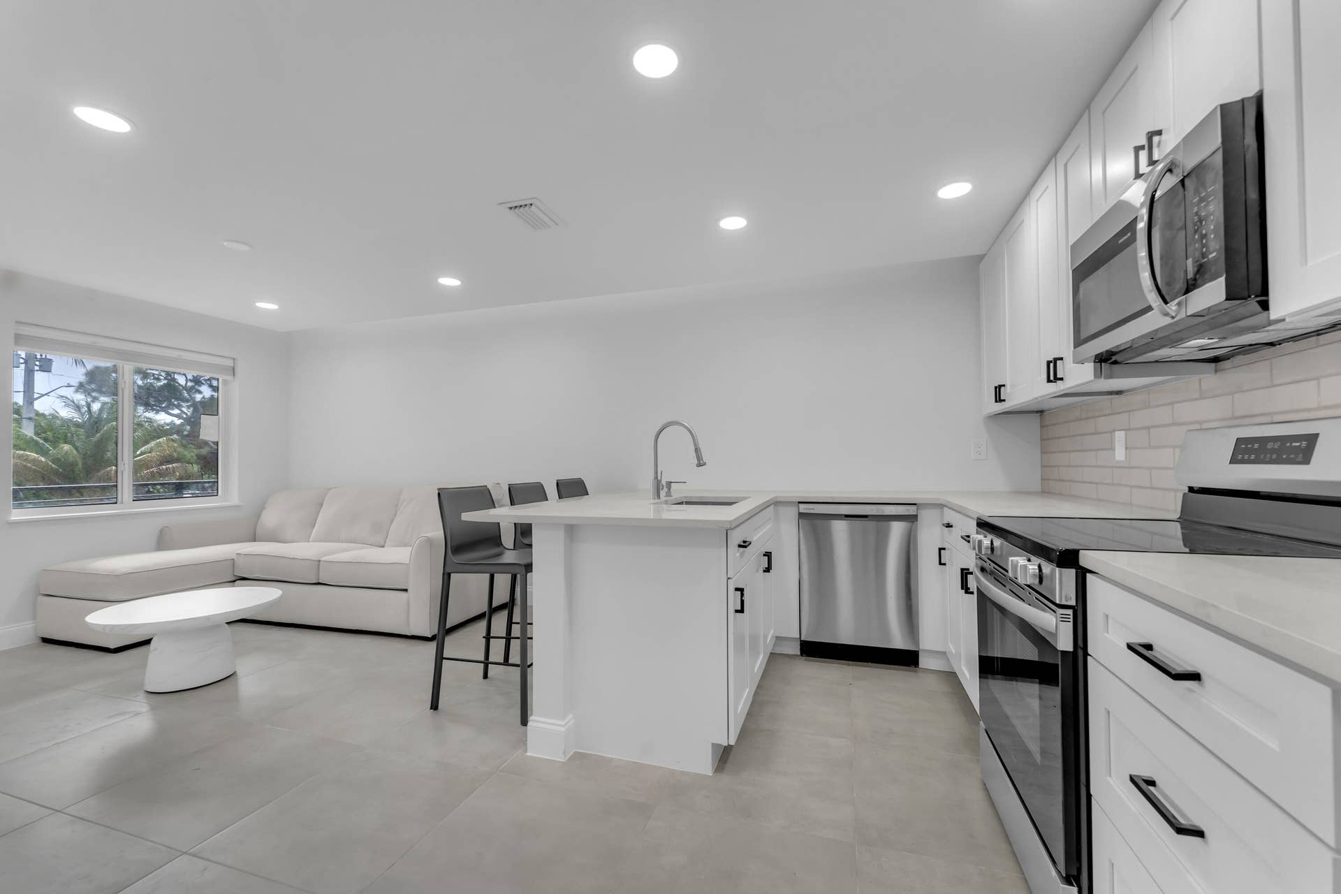 381 SE 15th Avenue, #1, Deerfield Beach, Deerfield Beach, FL 33441 DON02336