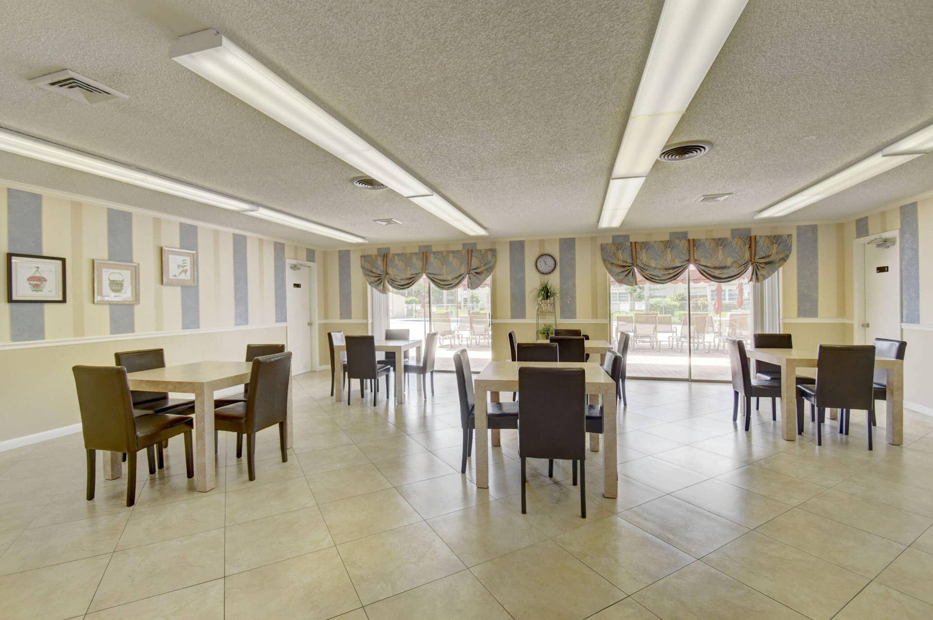18 Willowbrook Lane, #103, Delray Beach, FL 33446 68-web-or-mls-Abbey (7)