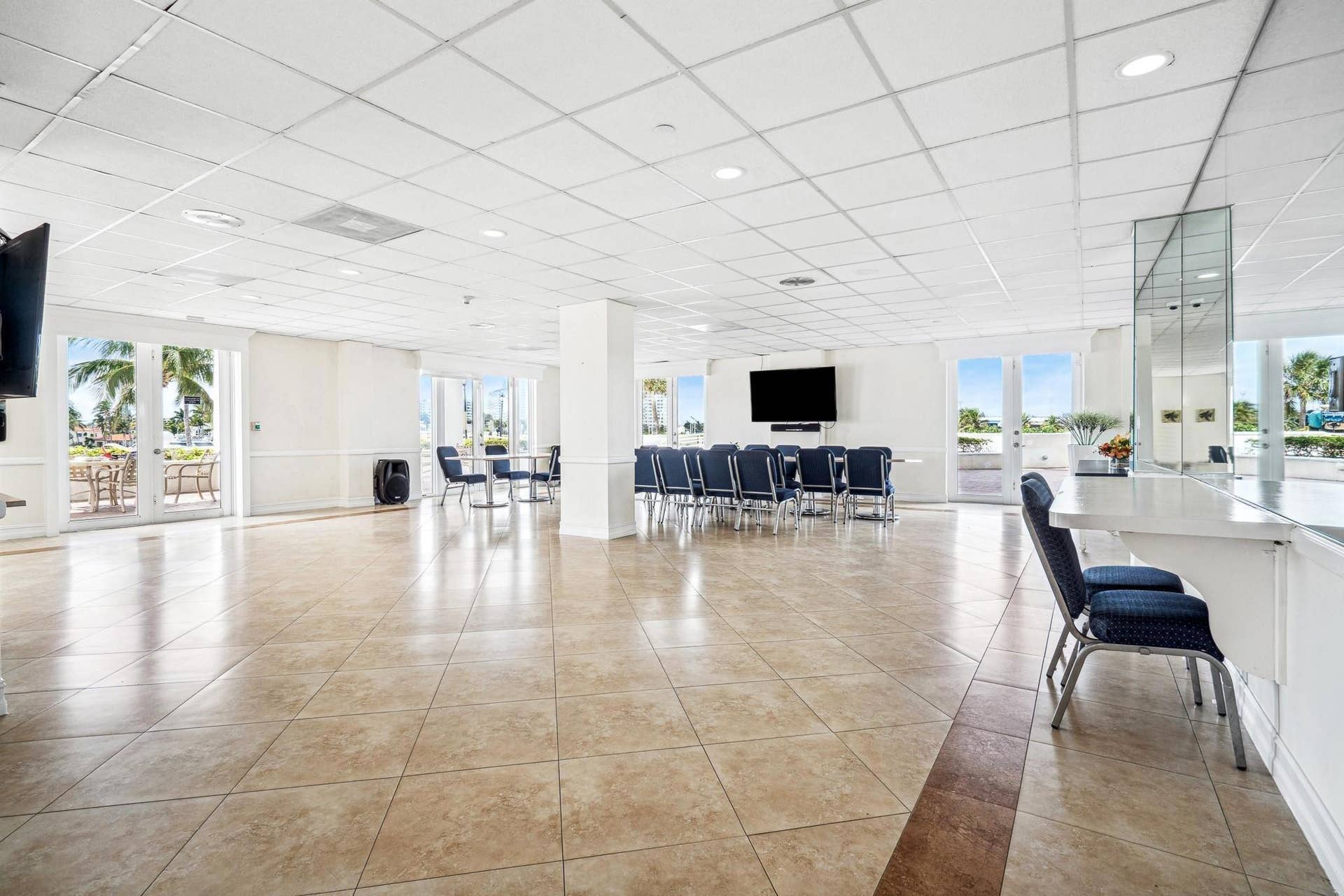 Venetian room