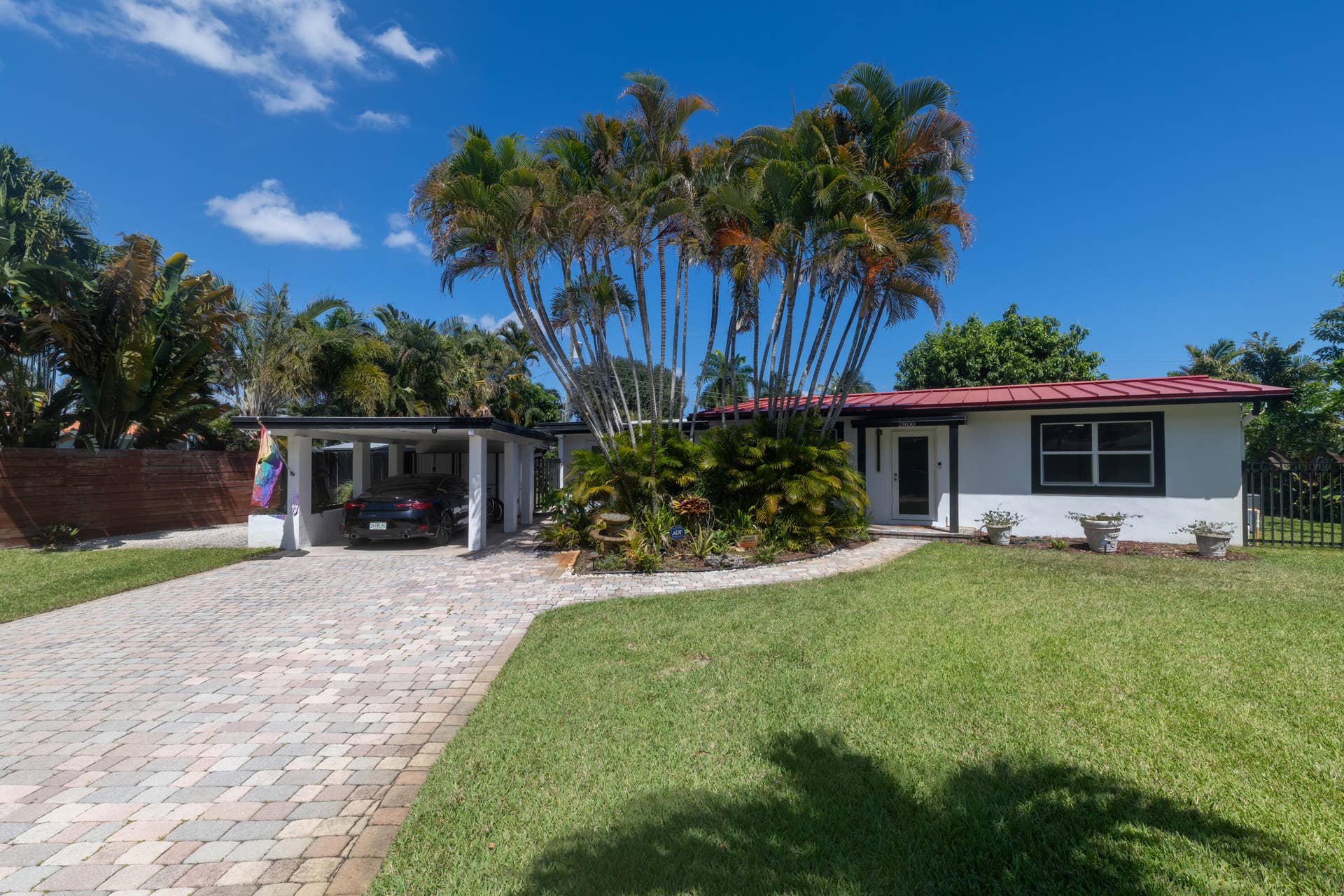 2800 NE 1st Avenue, Wilton Manors, FL 33334 Primary Bedroom with Sliding Glass Door