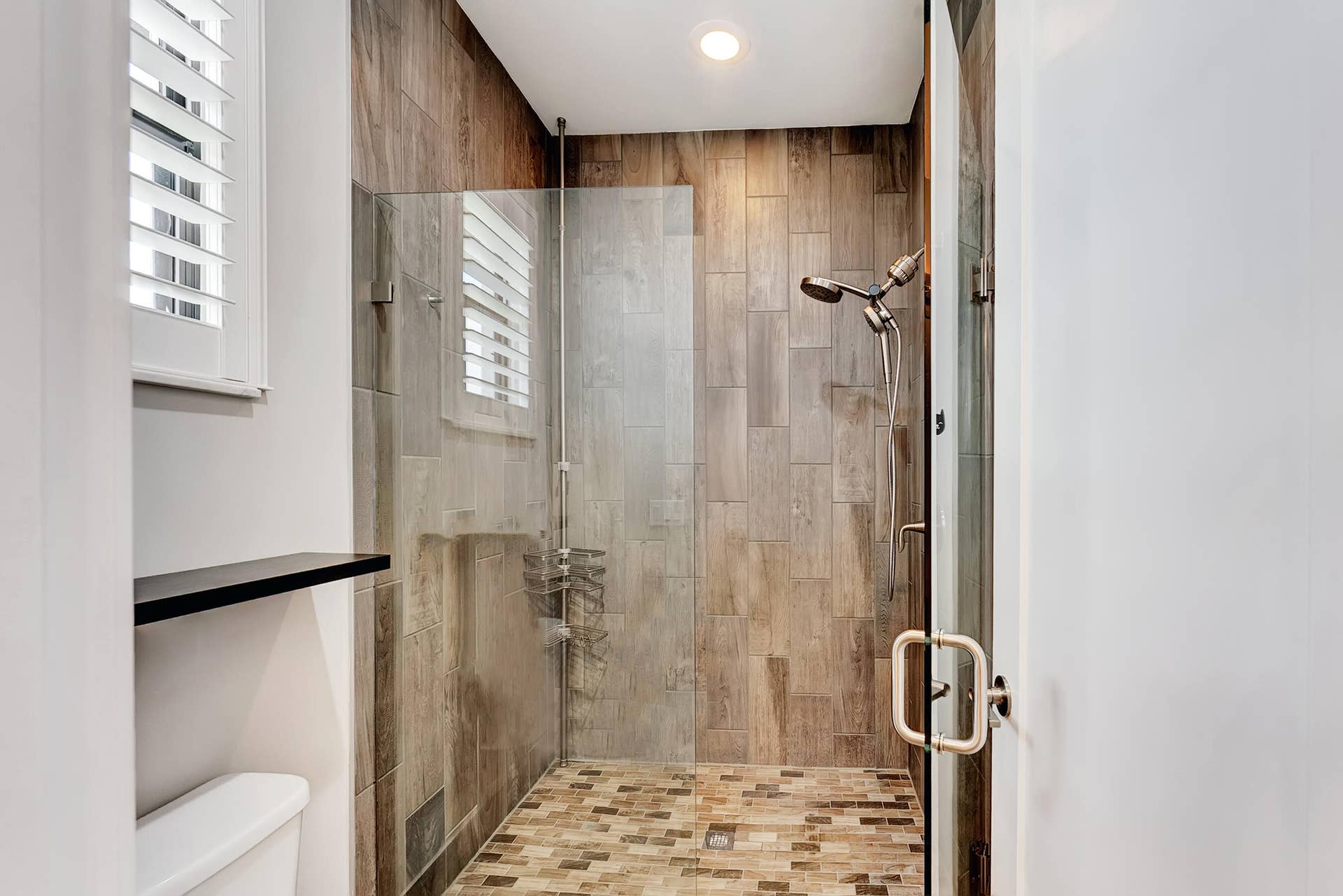 8701 Waterview Terrace, Parkland, FL 33076 Guest Bath