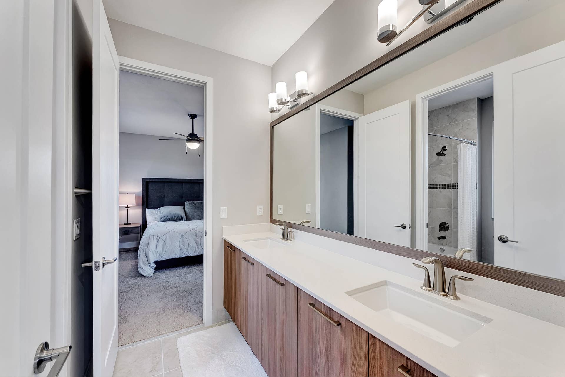 8701 Waterview Terrace, Parkland, FL 33076 Guest Bath