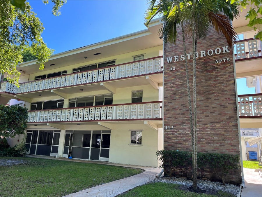 Property photo for 412 S Luna Court, #2, Hollywood, FL