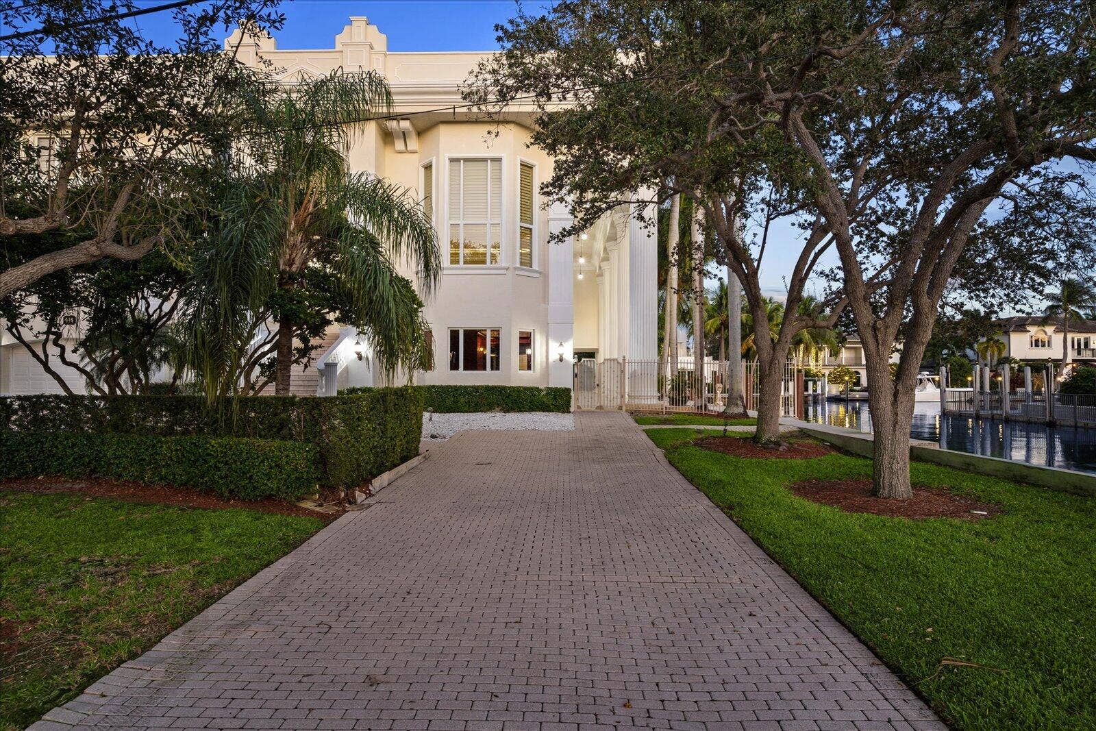 414 Riviera Isle Drive, Fort Lauderdale, FL 33301 66-4141 Riviera Isle Dr twilight_02