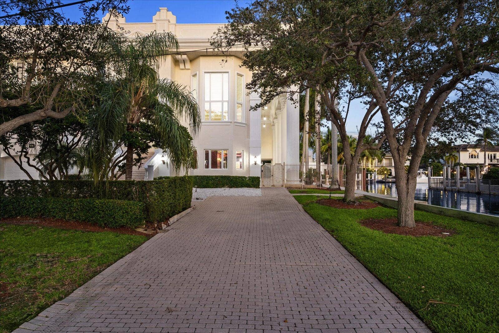 414 Riviera Isle Drive, Fort Lauderdale, FL 33301 67-4141 Riviera Isle Dr twilight_02_1