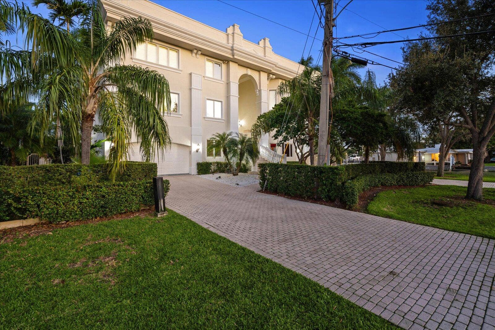 414 Riviera Isle Drive, Fort Lauderdale, FL 33301 68-4141 Riviera Isle Dr twilight_03_1