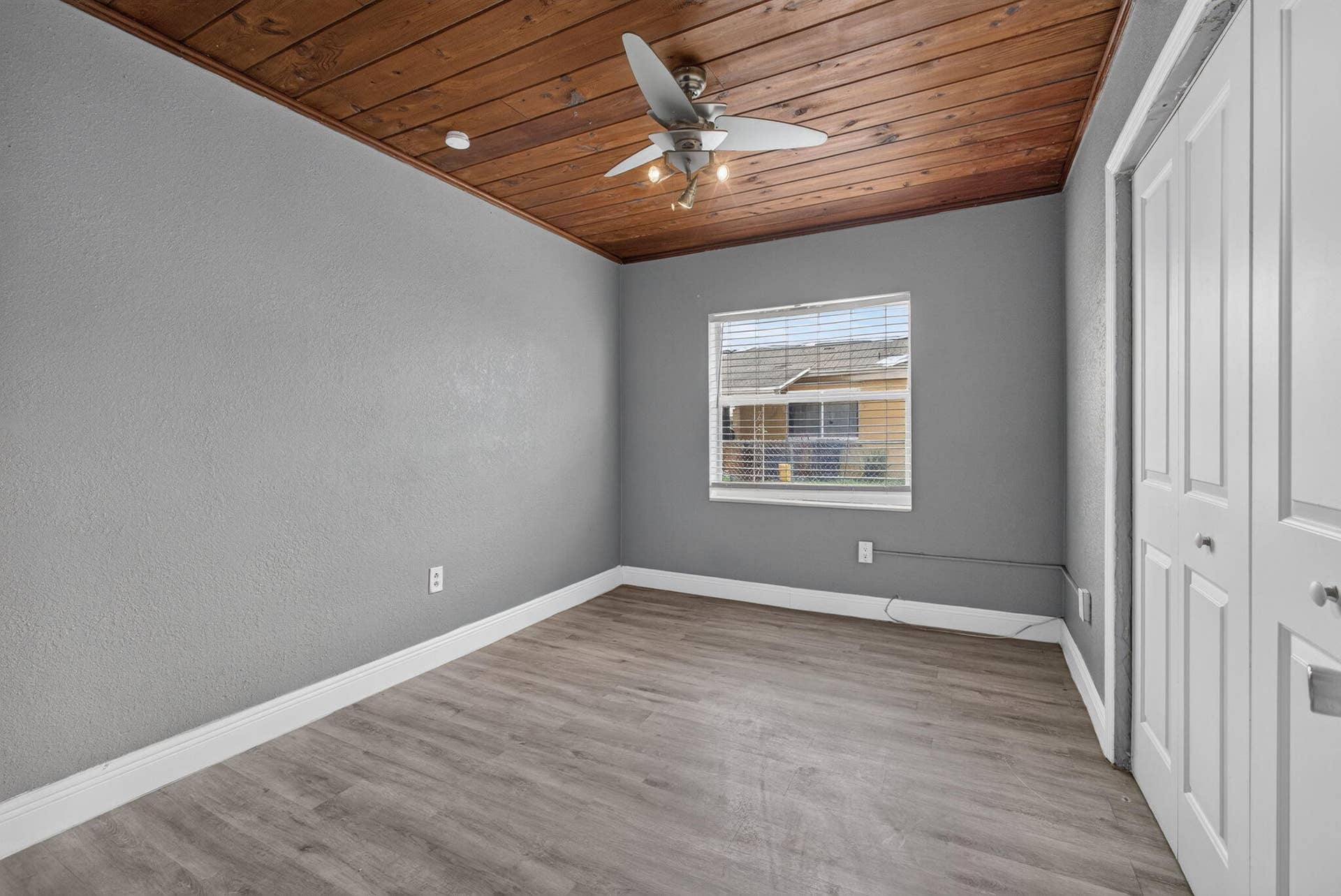 112 W 34th Street, #1, Riviera Beach, FL 33404 26-web-or-mls-5D1A8465
