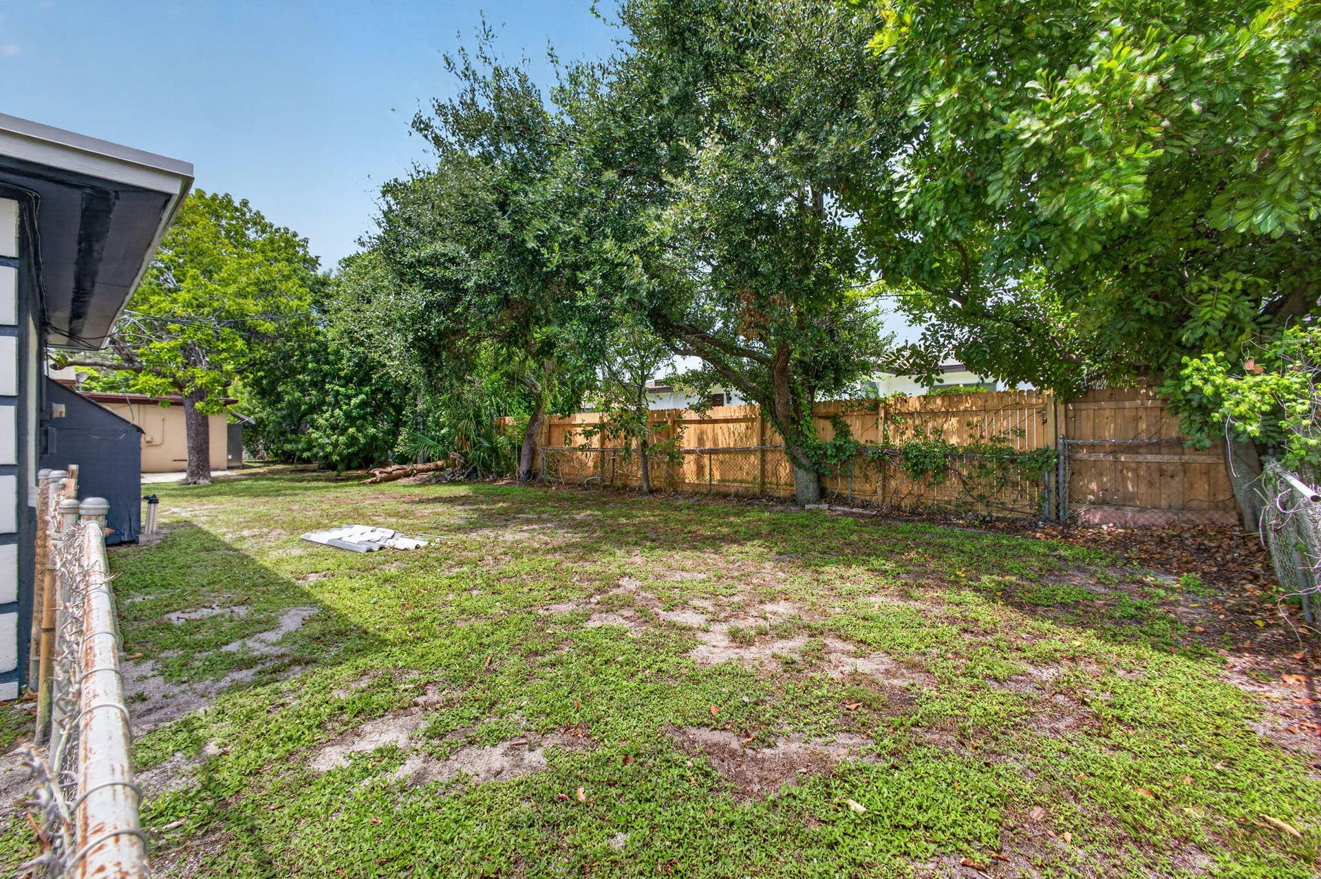 112 W 34th Street, #1, Riviera Beach, FL 33404 32-web-or-mls-5D1A8366