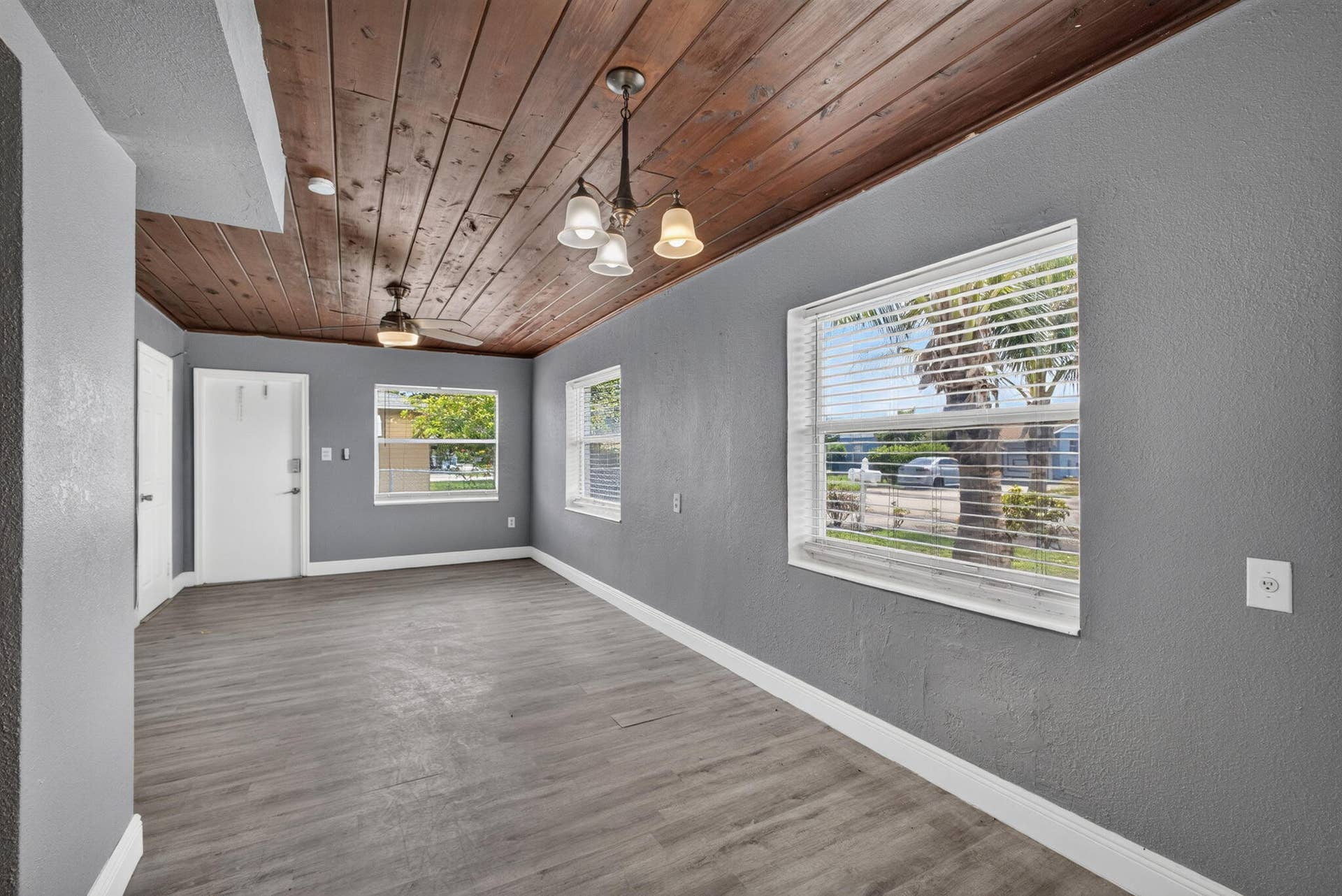 112 W 34th Street, #1, Riviera Beach, FL 33404 11-web-or-mls-5D1A8390