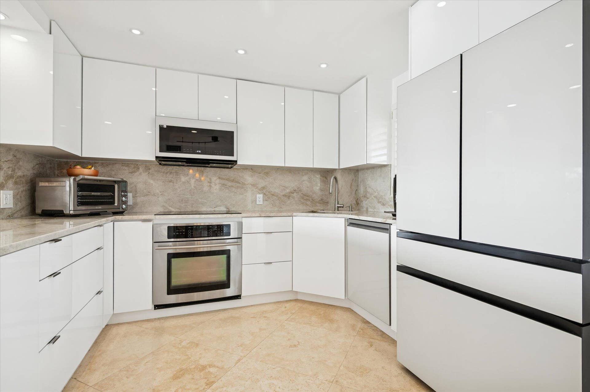 09-Carbonara-215 N Birch Rd #2A-9