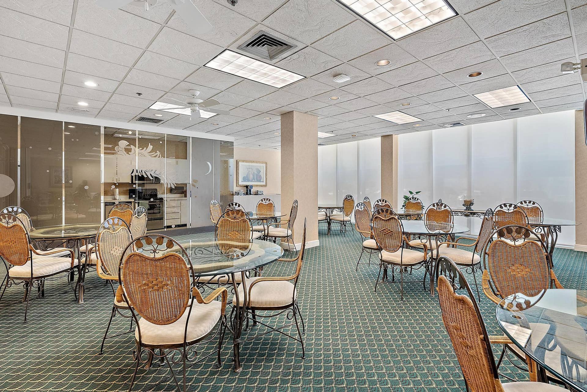 5440 N Ocean Drive, #202, Riviera Beach, FL 33404 Social Room