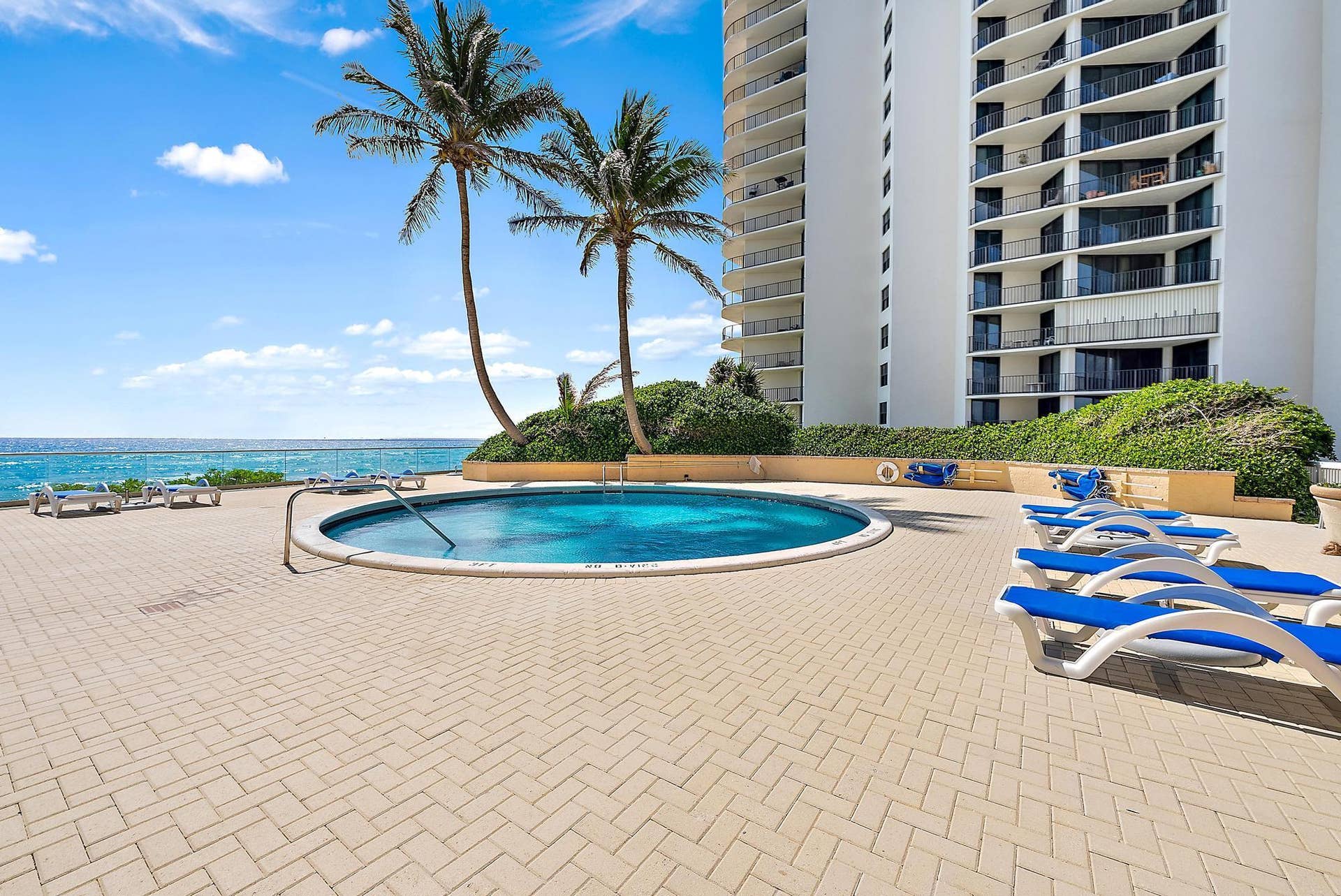 5440 N Ocean Drive, #202, Riviera Beach, FL 33404 Pool Deck