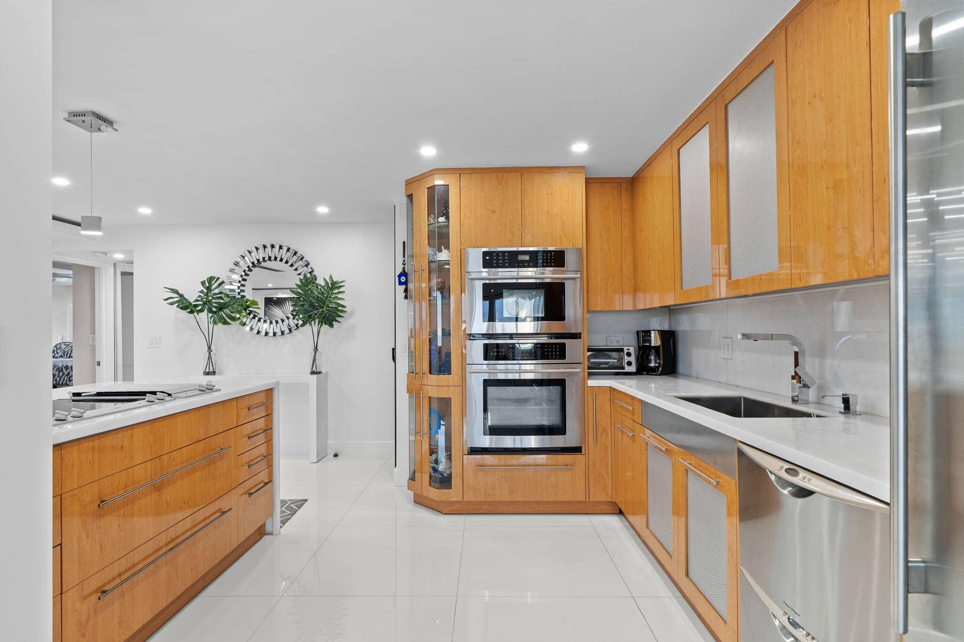 545 S Fort Lauderdale Beach, #701-702, Fort Lauderdale, FL 33316 16-web-or-mls-A7R04434