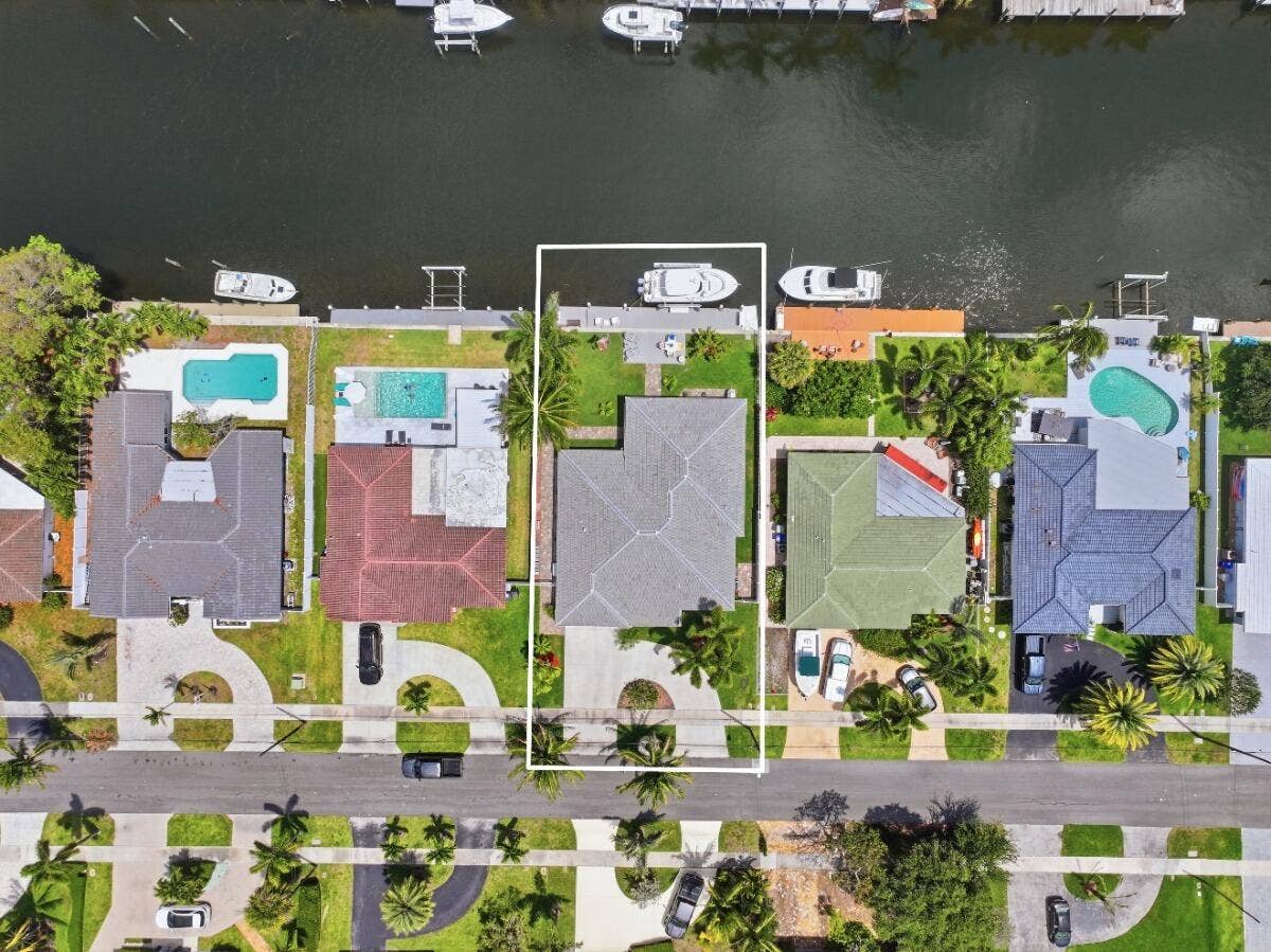380 SE 5th Avenue, Pompano Beach, FL 33060 014_cbdb6d3f-67ec-4126-8b02-b2cec8d00e47