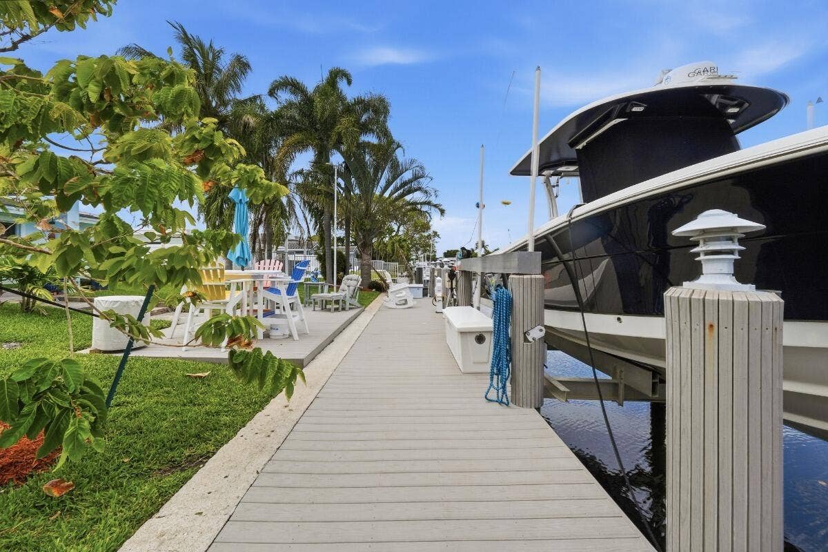 380 SE 5th Avenue, Pompano Beach, FL 33060 brand new dock