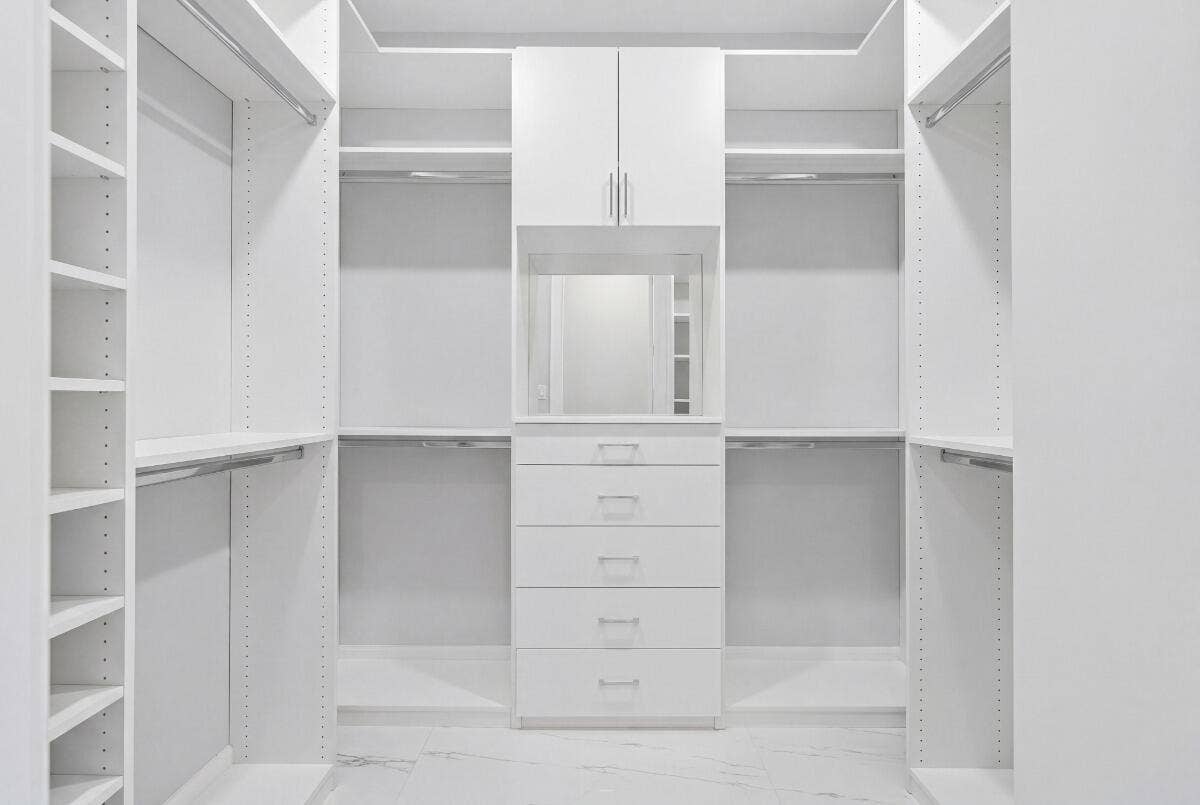 380 SE 5th Avenue, Pompano Beach, FL 33060 primary walk-in closet