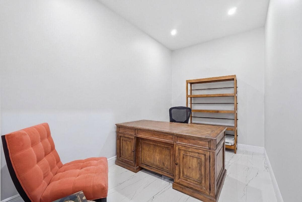 380 SE 5th Avenue, Pompano Beach, FL 33060 Den/bonus room