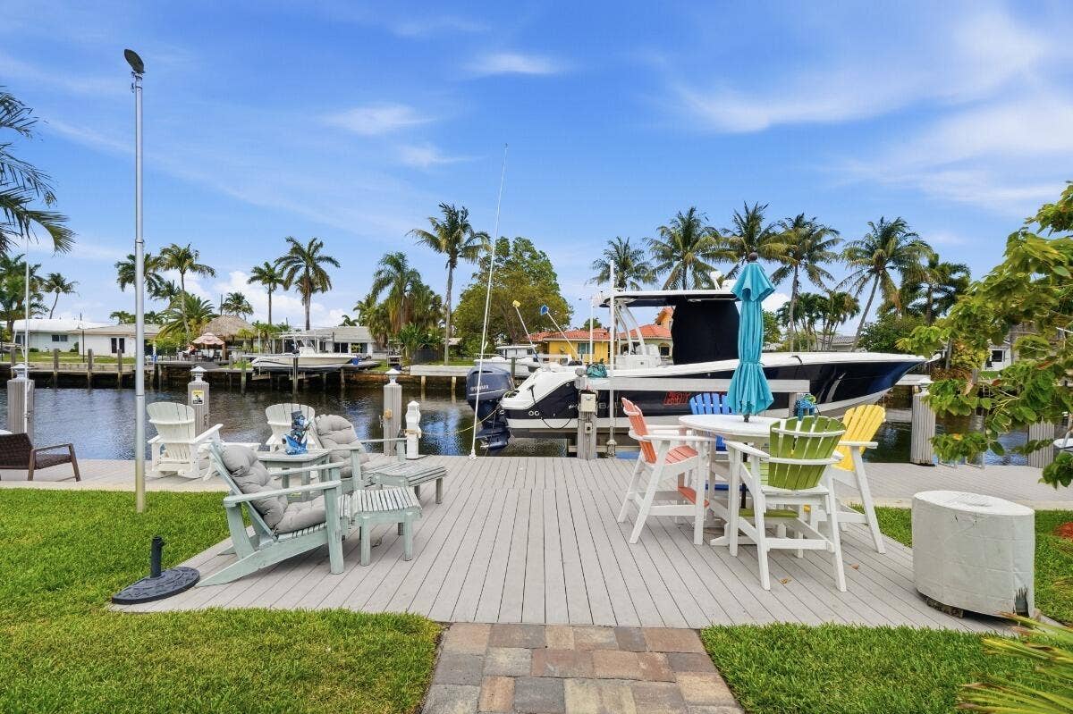 380 SE 5th Avenue, Pompano Beach, FL 33060 brand new dock