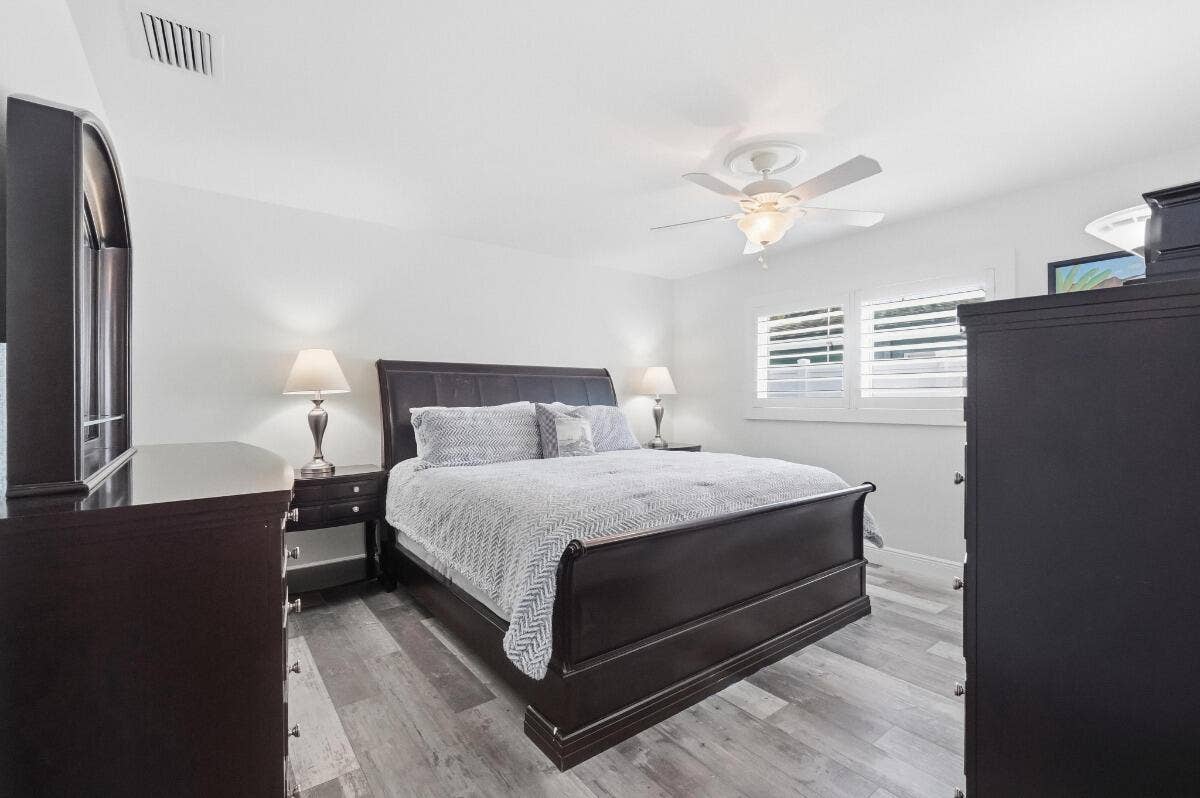 380 SE 5th Avenue, Pompano Beach, FL 33060 042_DSC09885_autoremove_27648593_MLS