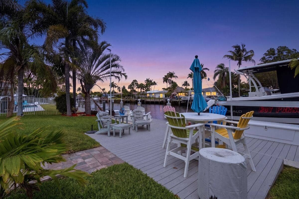 380 SE 5th Avenue, Pompano Beach, FL 33060 002_DSC00033_twilight_b605562b_MLS
