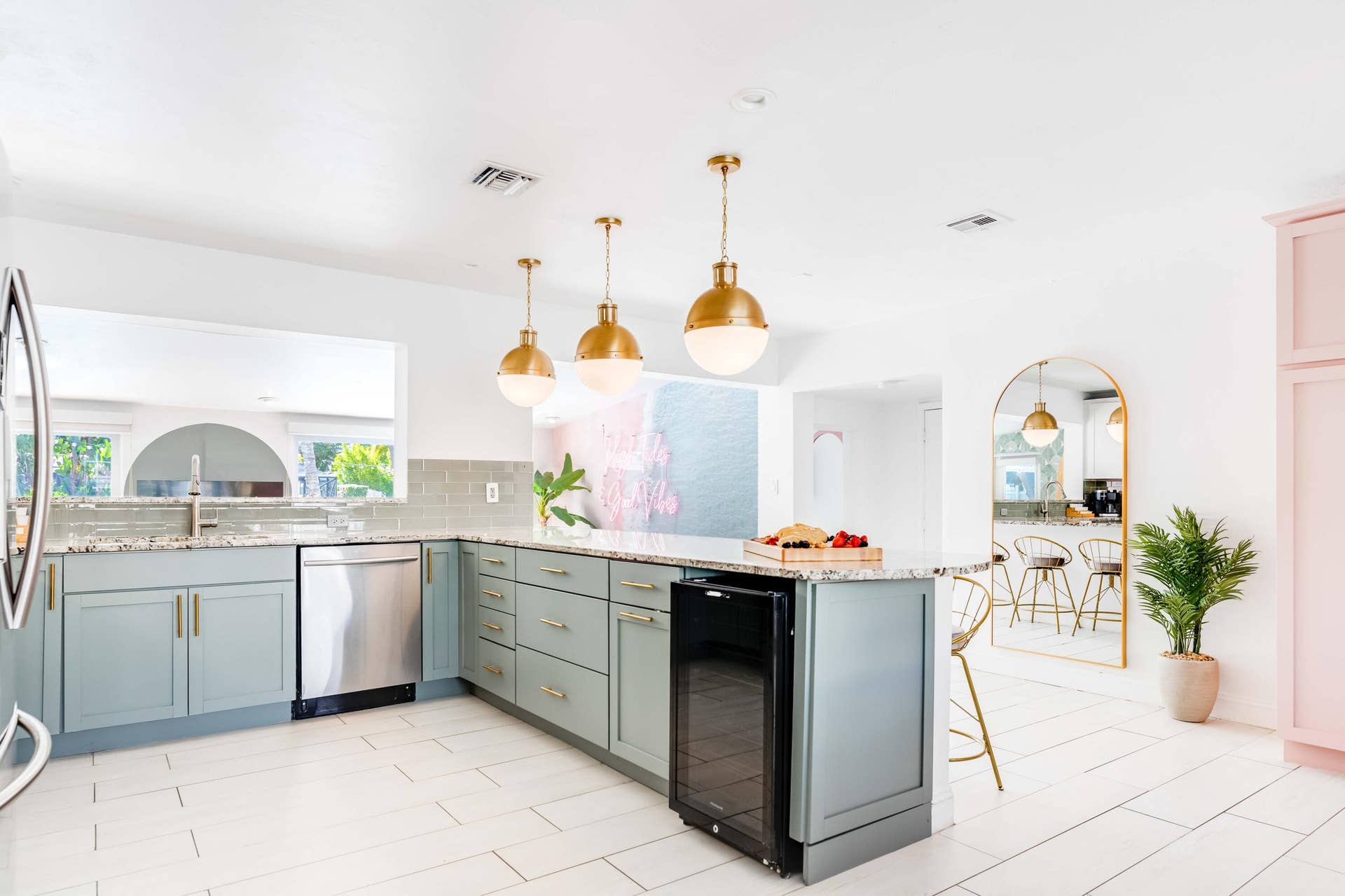 3057 NE 16th Avenue, Oakland Park, FL 33334 3057 kitchen