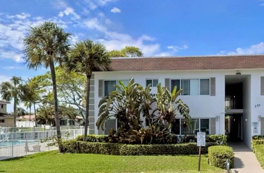 Property photo for 251 SE 6th Avenue, #7, Pompano Beach, FL