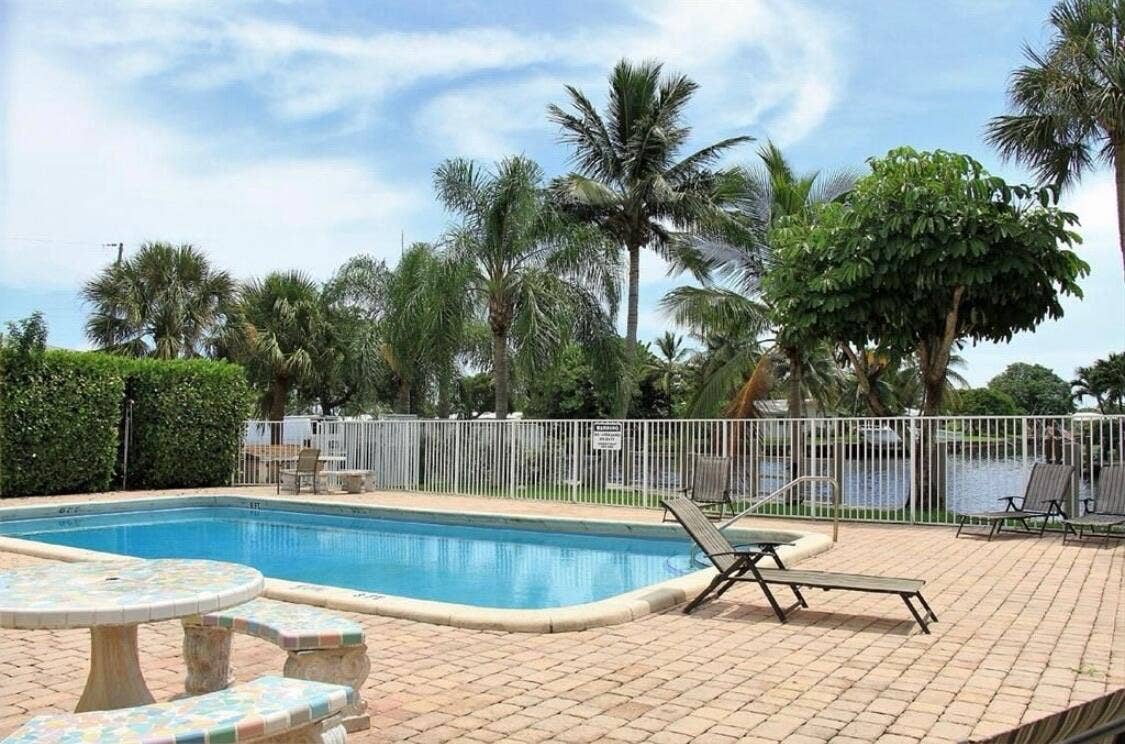 251 SE 6th Avenue, #7, Pompano Beach, FL 33060 251-18