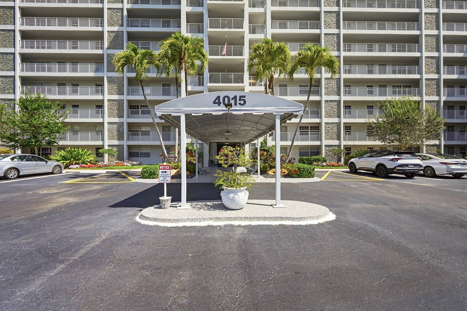 4015 W Palm Aire Drive, #1001, Pompano Beach, FL 33069 02_ra1_3744