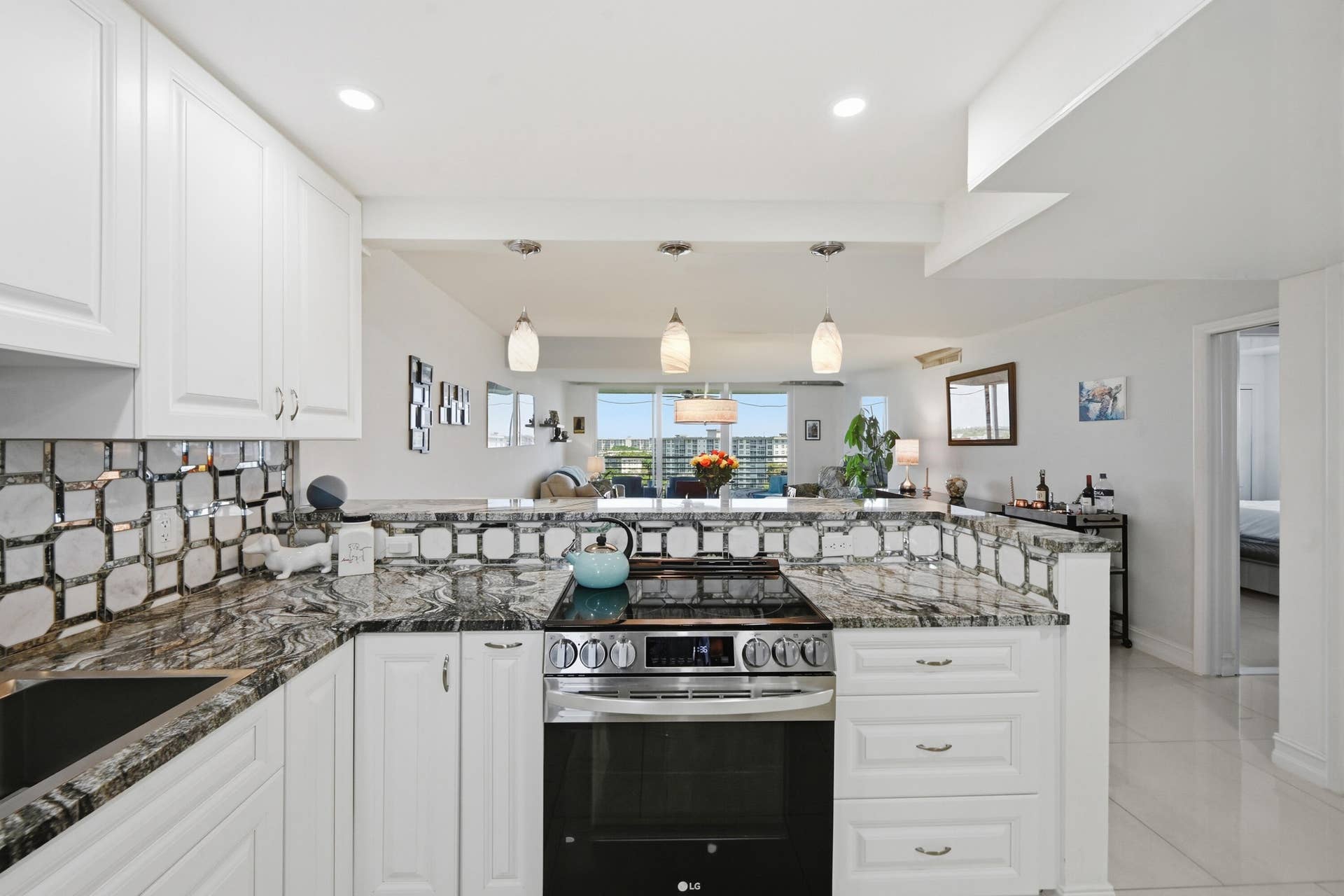 4015 W Palm Aire Drive, #1001, Pompano Beach, FL 33069 08_ra1_3869